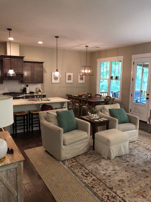 Den/ Kitchen