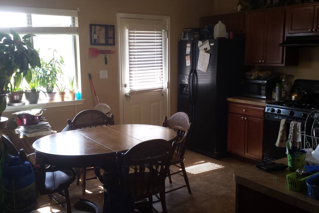Full kitchen