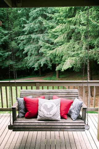 Farmhouse Charm Close to Portland