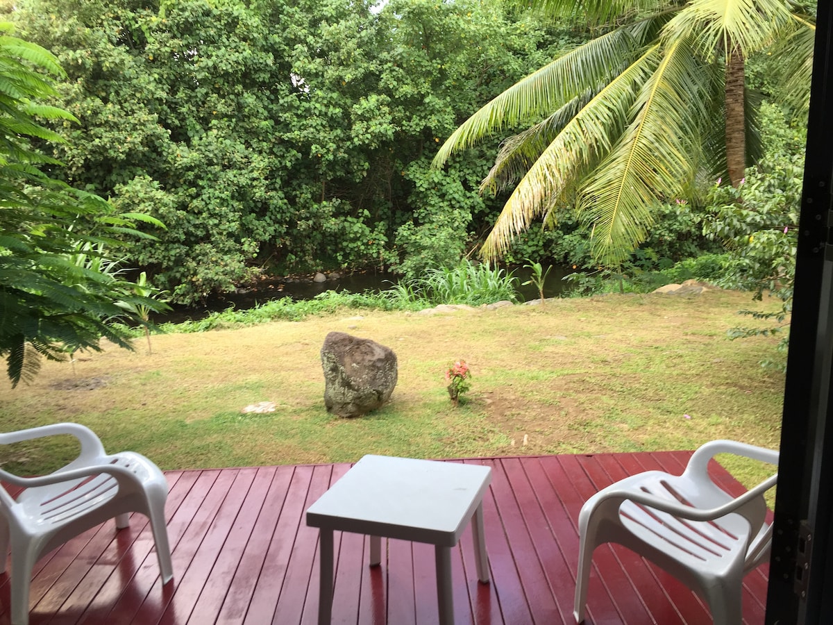 Terrace à coté de la rivière Taharu'u