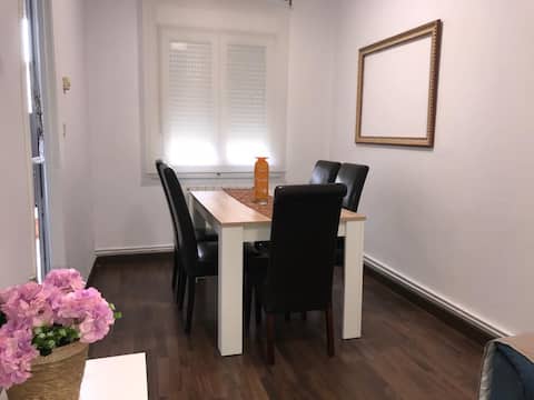 Propiedad de Airbnb exitosa: House in the center of town and 500 meters from the beach en Baiona