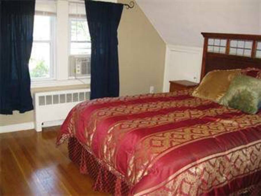 Upstairs right master bedroom queen bed
