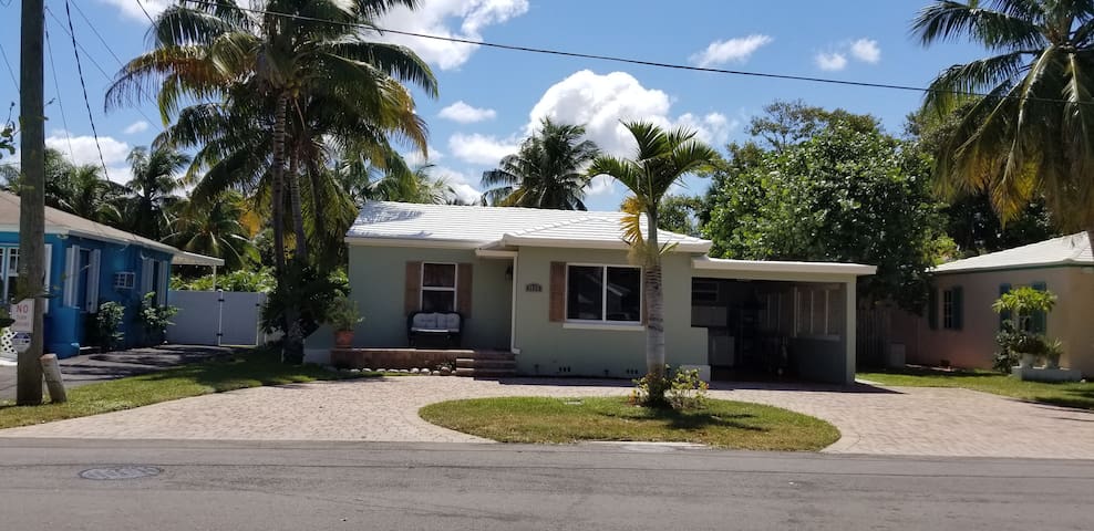The Best beach block Location in Deerfield Beach!