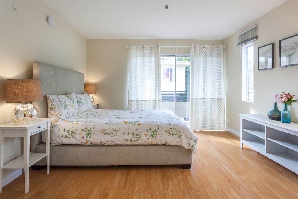 Master bedroom with queen size bed.