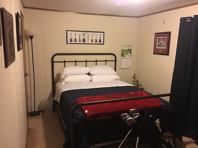 Perfect room close to the campus of UA.