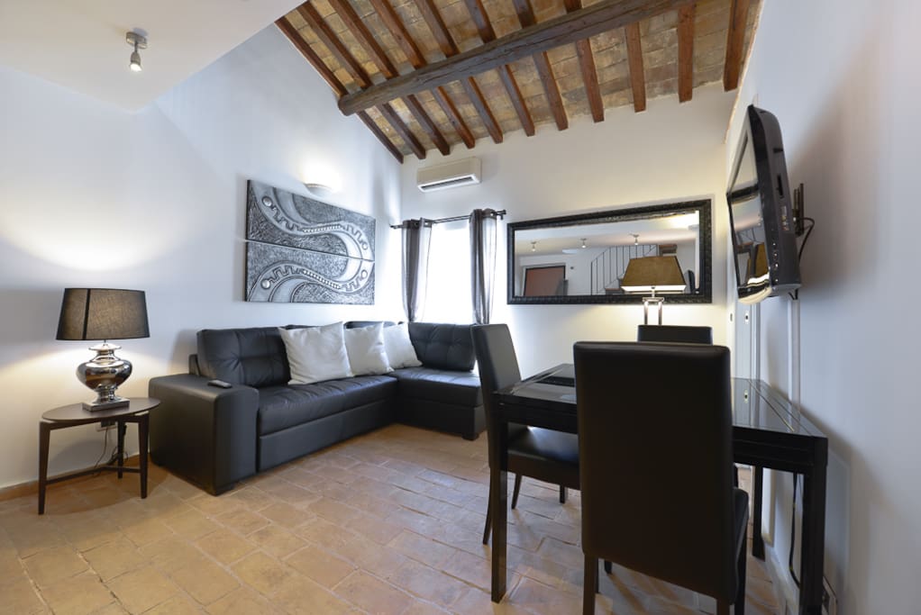 Living room - (Sleeps 2)