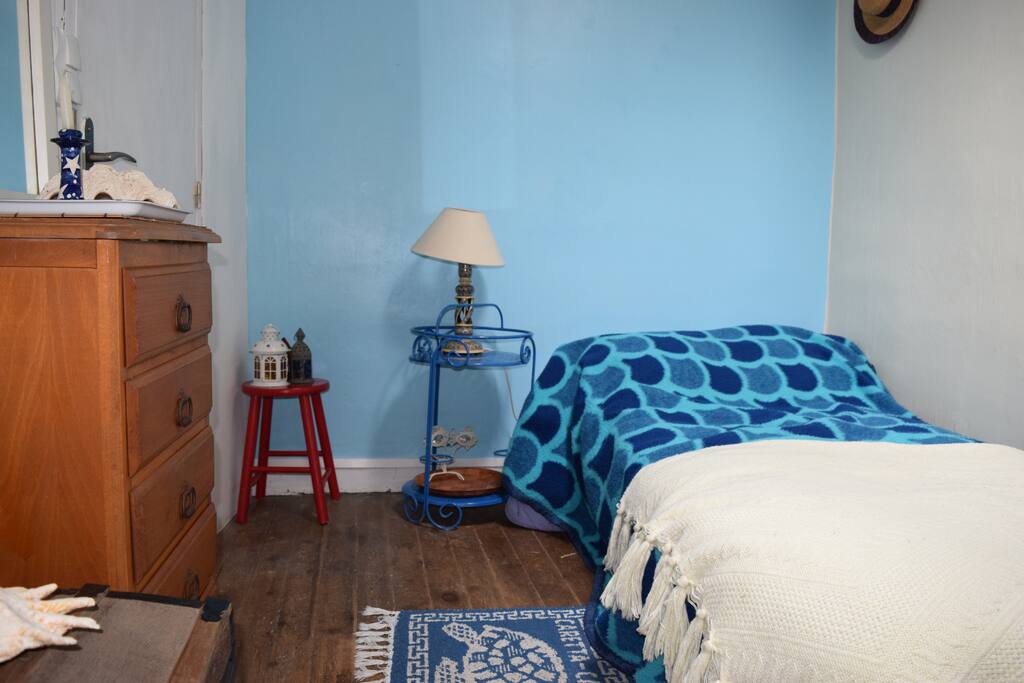 chambre lit simple