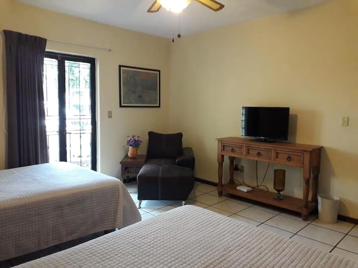 Re amara con un sillón cómodo y TV con Cablevisión 