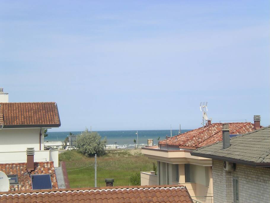 Visuale dalla camera e balcone