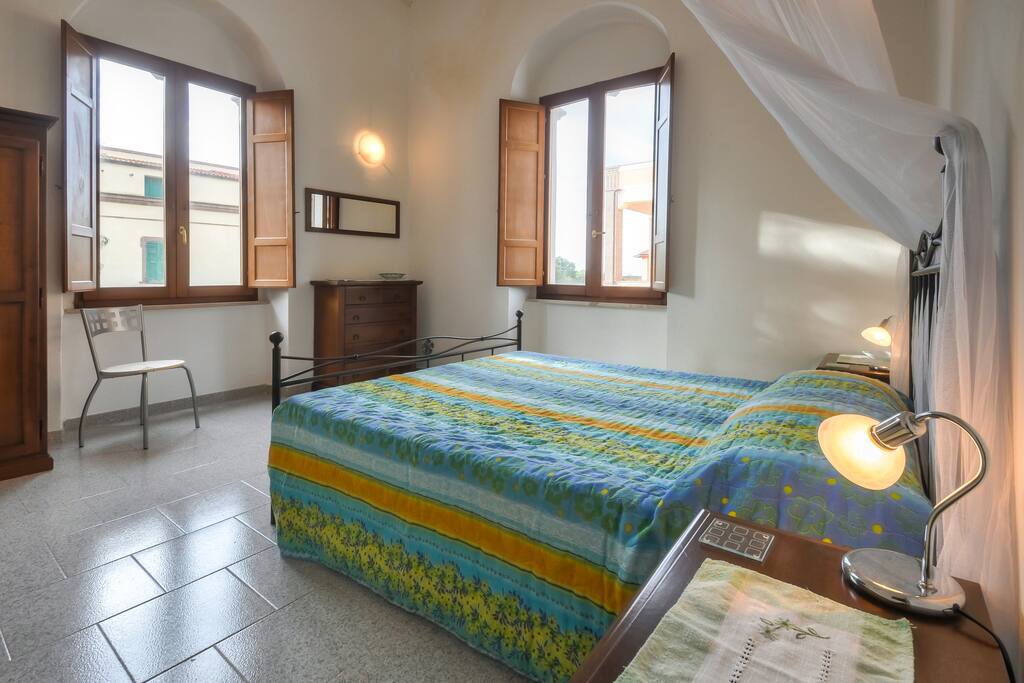 Dual aspect, spacious bedroom