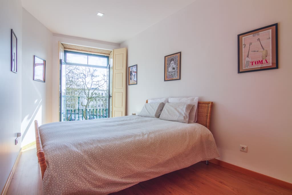 Room 1 - Queen bed