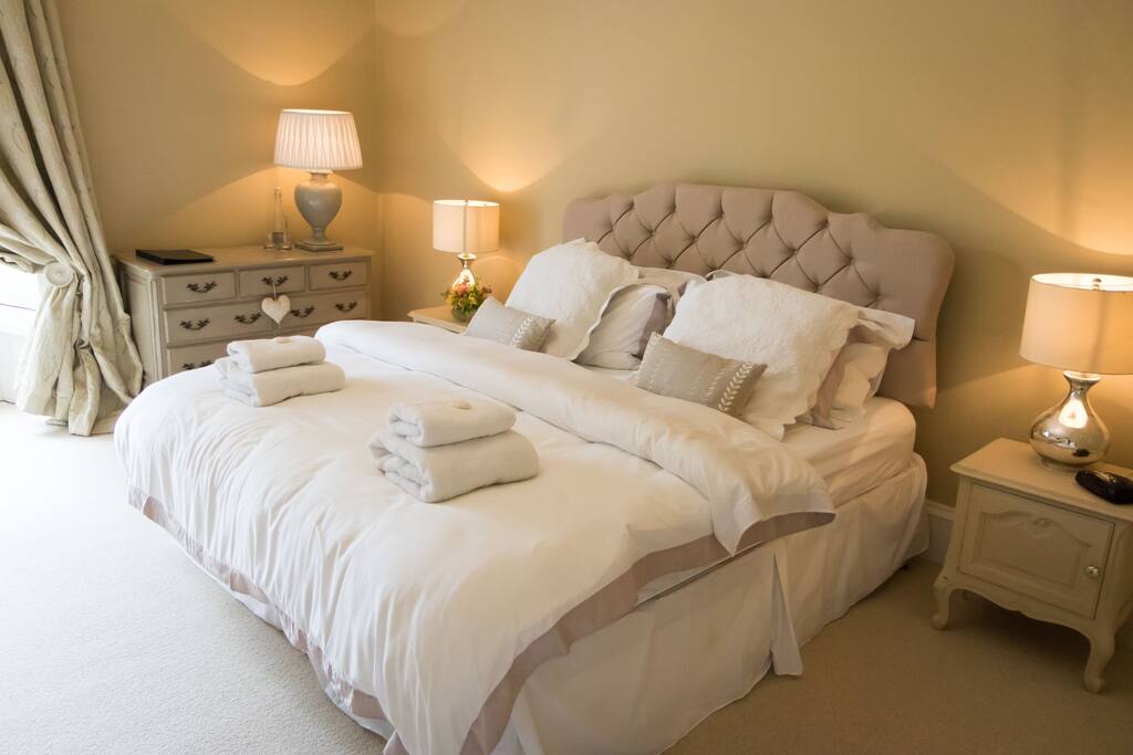Cedars Bedroom with Ensuite bathroom