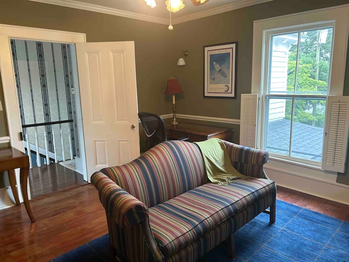 Historic Victorian 2br Suite • Walk To Downtown - Washington, NC