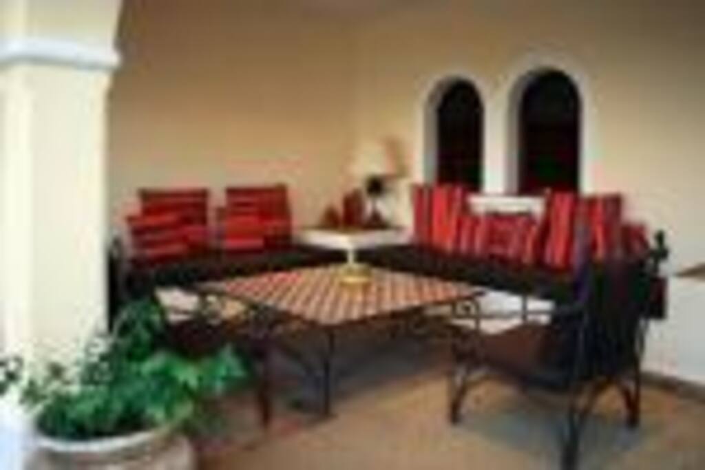 Le lounge extérieur