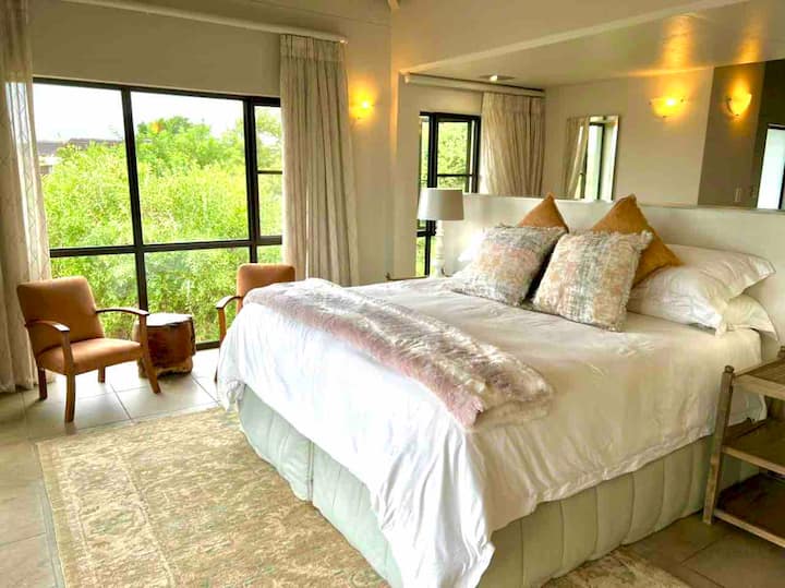 Glavna spavaća soba ... apartman za medeni mjesec 