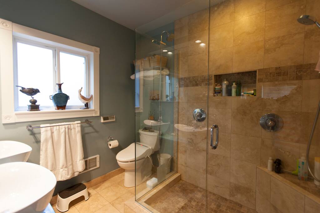 Bathroom with double shower, double sink and heated bidet (ooh la la)