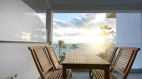 Deva Beach - Oceanview luxury 2 bedroom Apartment