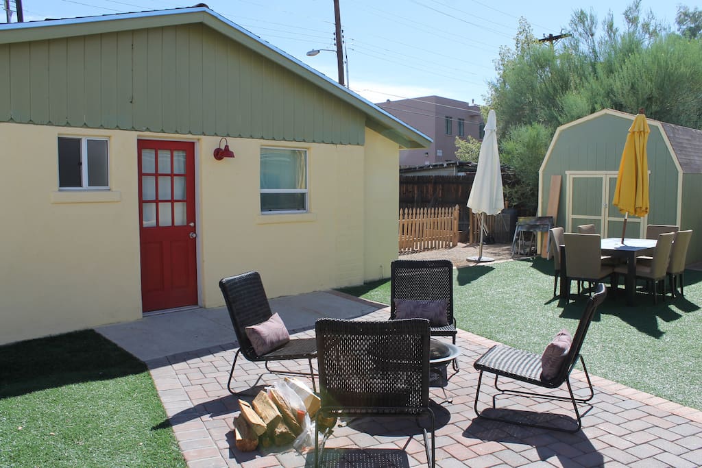 Communal yard with space for relaxing