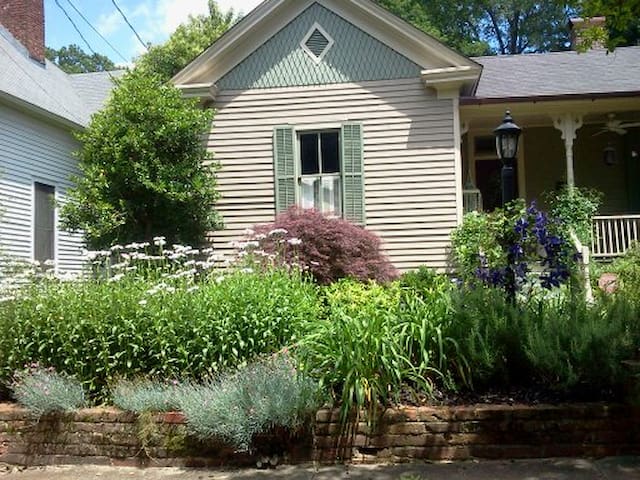 Cookie's Garden Suite