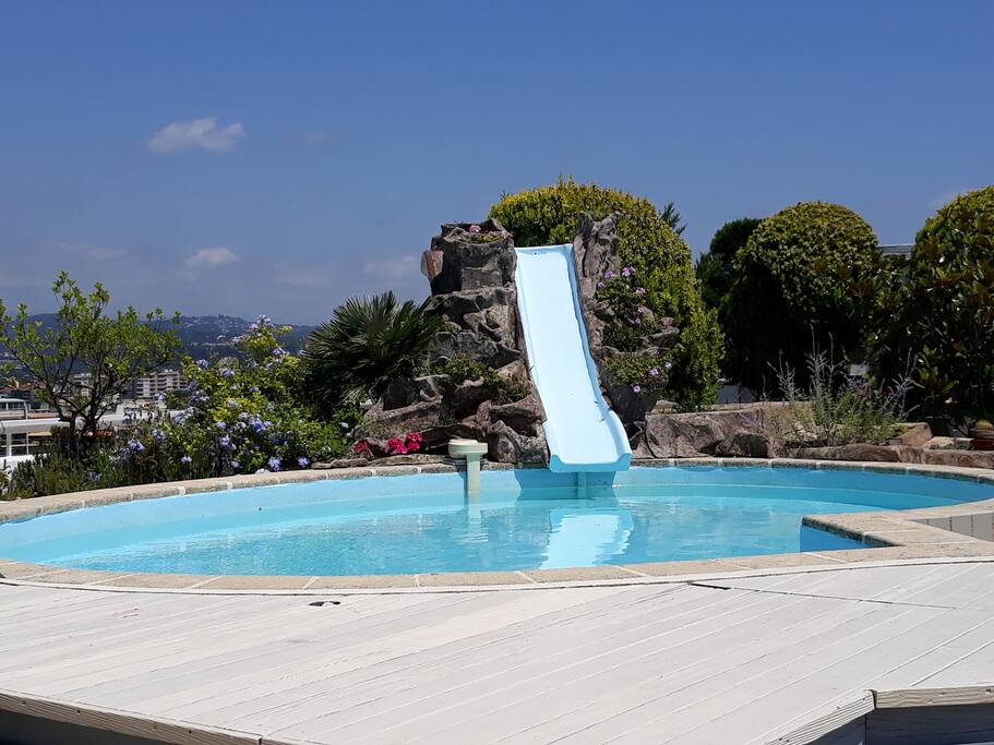 Bassin sur la terrasse