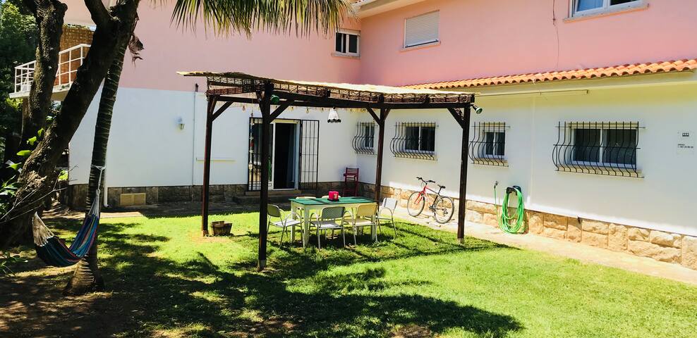 Villa with Garden Near the Beach and Center gallery image 4