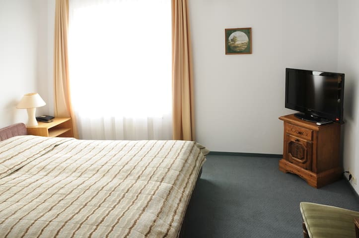 Ikea Sued For Allegedly Copying German Company S Bed Design Curbed
