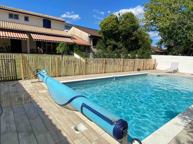 Belle villa avec grande piscine 100m du tram gallery image 4