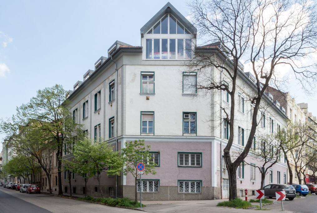 Mészáros street 62