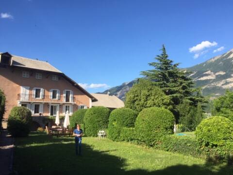 house for large families or groups of friends