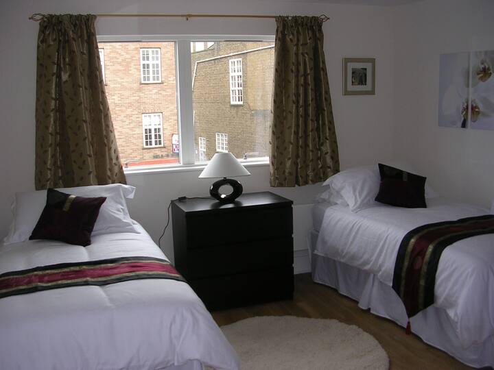 Large twin bedded bedroom in flat 9