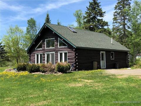 Private Lakefront Log Cabin in Northern Maine