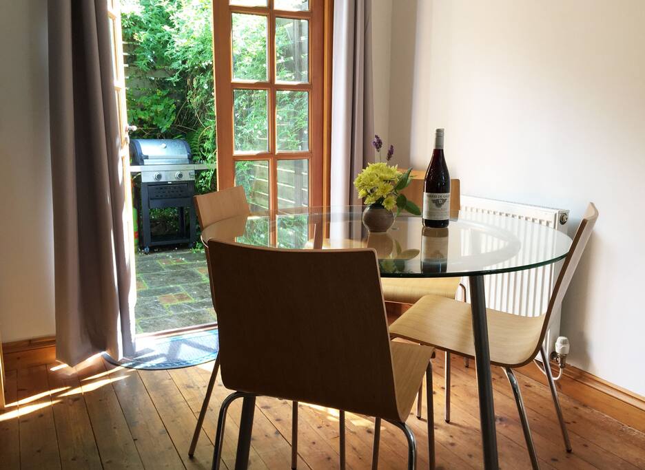 Chy Treza Dining Area