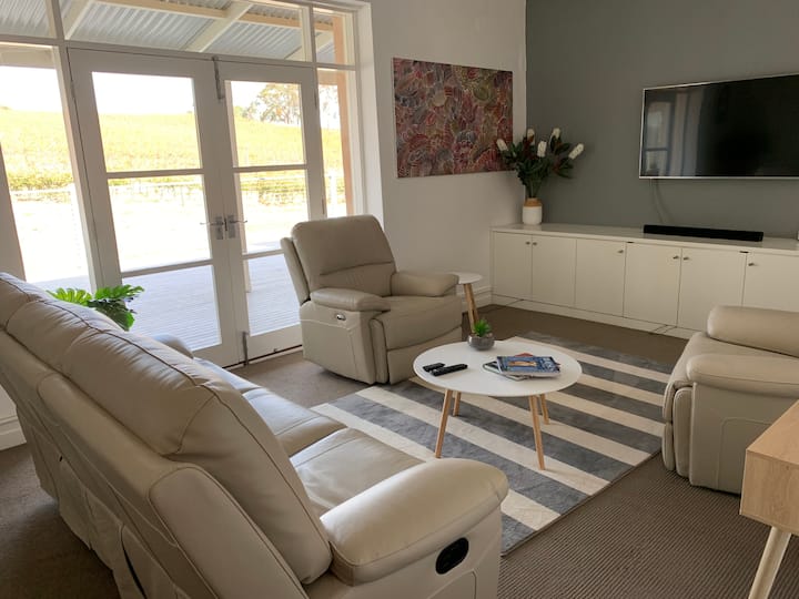 O'briens Of Clare - Pets | Vineyard View | Firepit - Clare