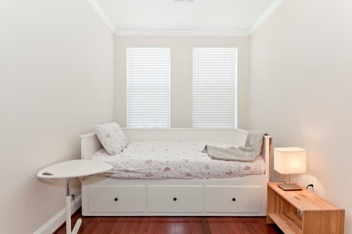 La deuxième chambre.