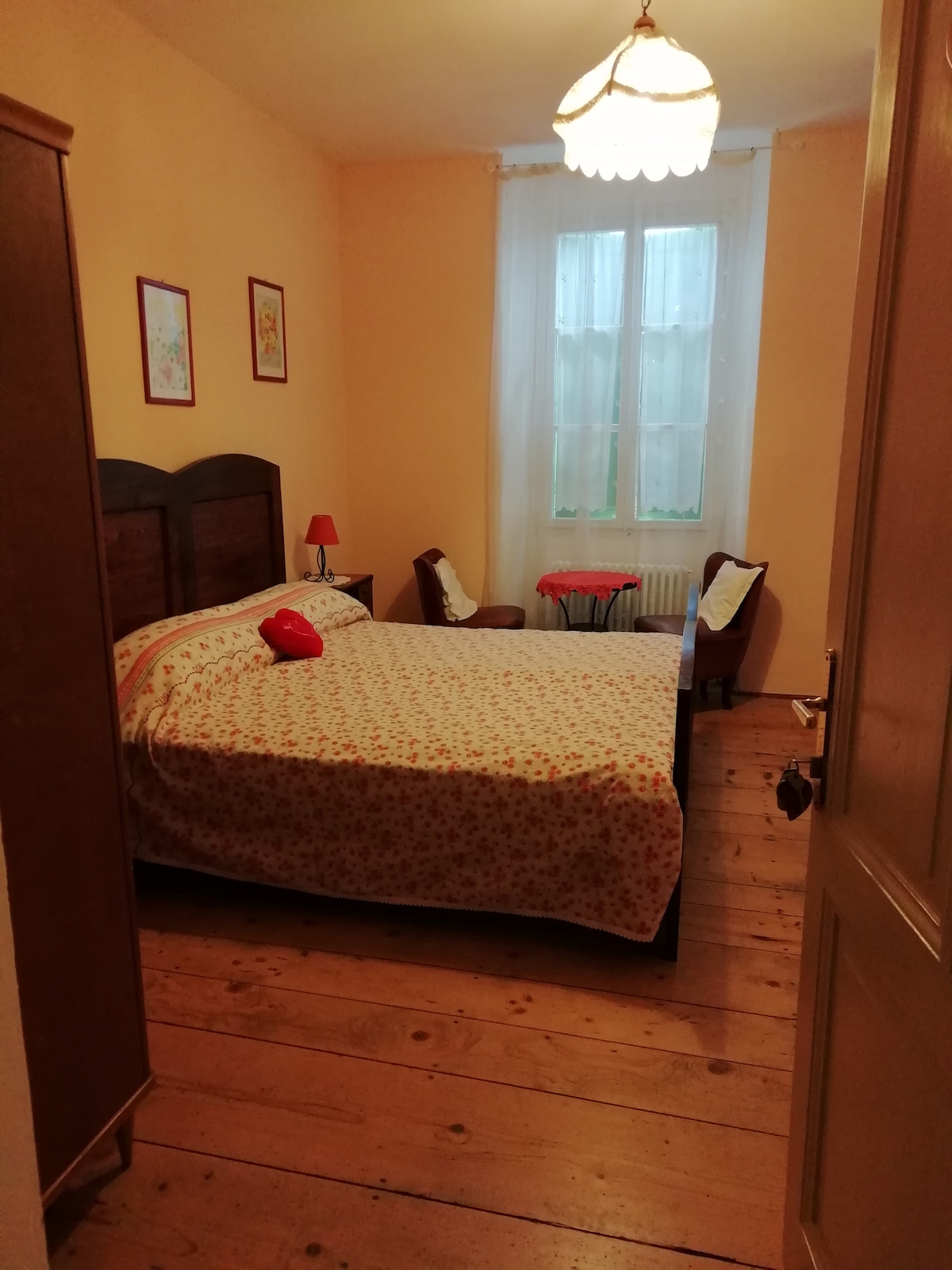 Chumba cha watu wawili kilicho na bafu ya kibinafsi