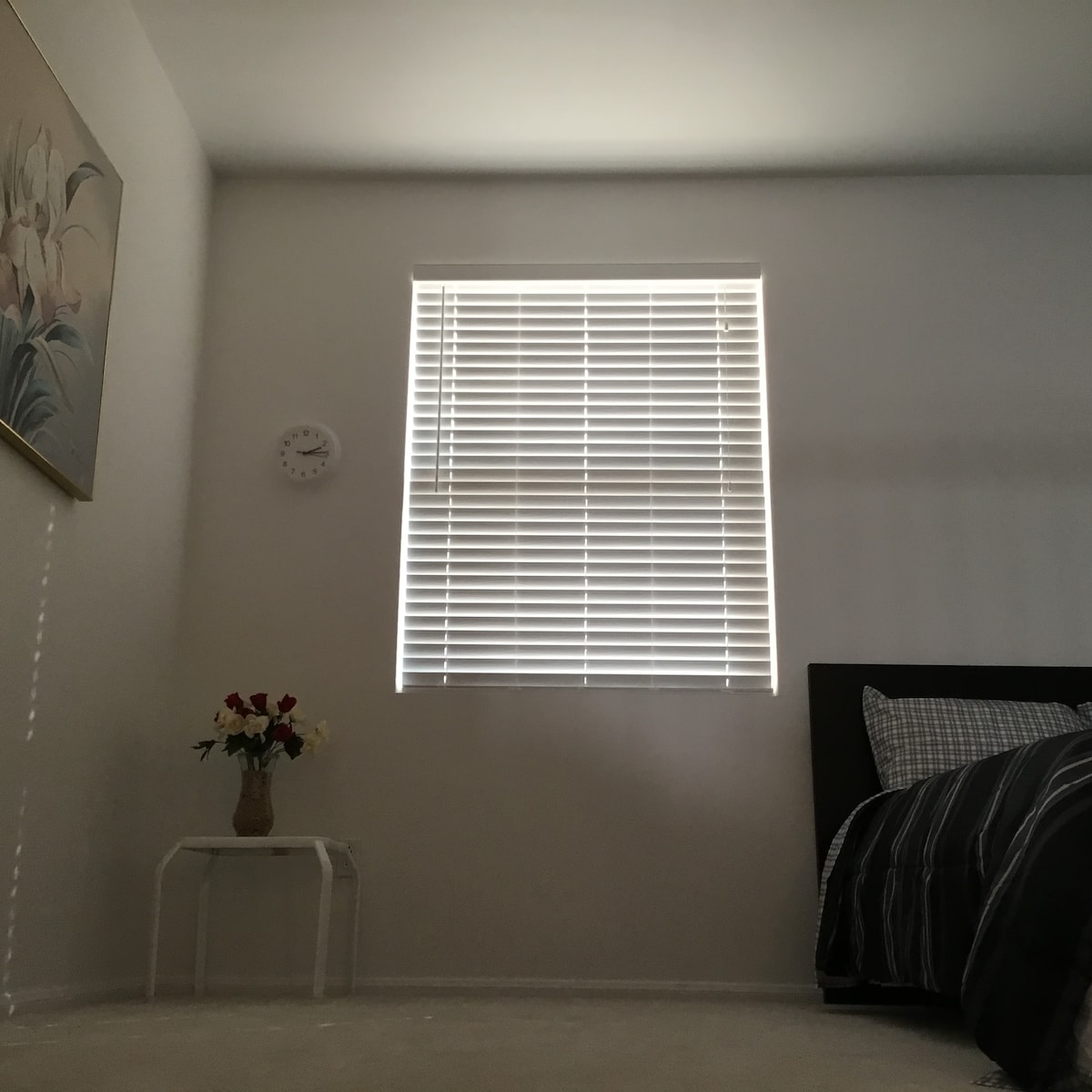 El Pequeño Príncipe: loft espacioso. Se proporciona una nueva cama queen Malm con colchón queen nuevo y ropa de cama.