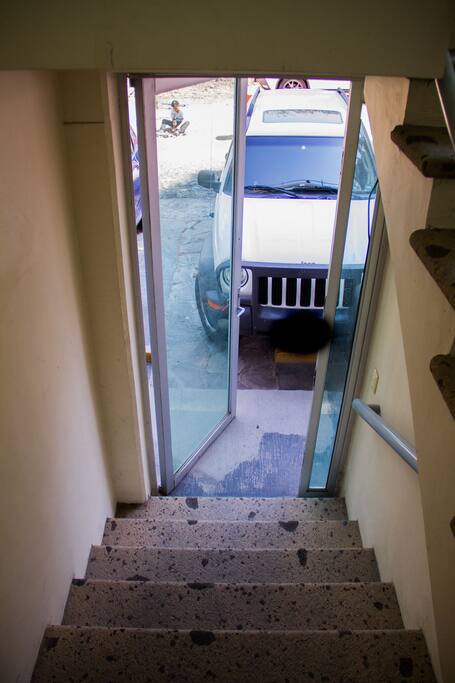 Escalera ingreso departamento