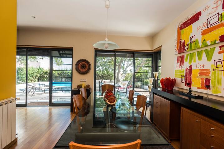 House with garden and swimming pool gallery image 5