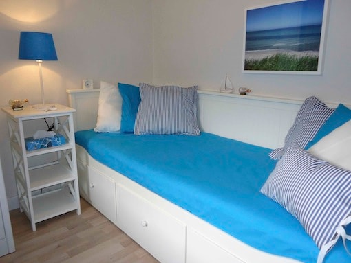 „izba pri mori“- 
útočisko so samostatným lôžkom