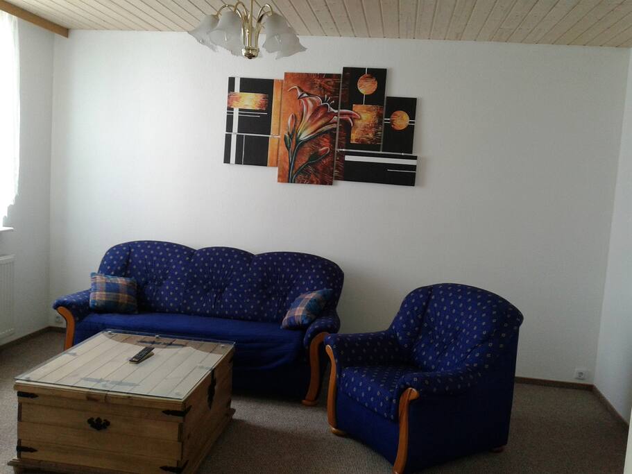 Wohnzimmer mit Sofa