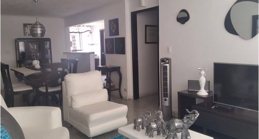 Furnished apartment with excellent location.