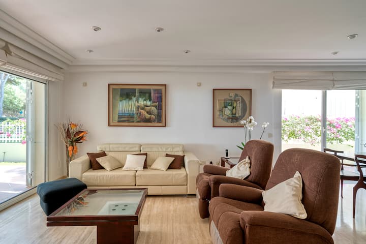 Ginesta 13: Beachfront Apartment With Garden - Alcudia