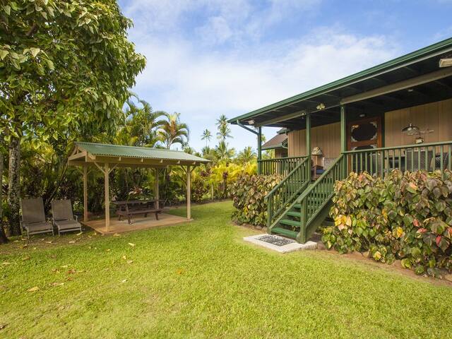 Hanalei Cottage A/C across from HanaleiBay TVR1091 gallery image 2