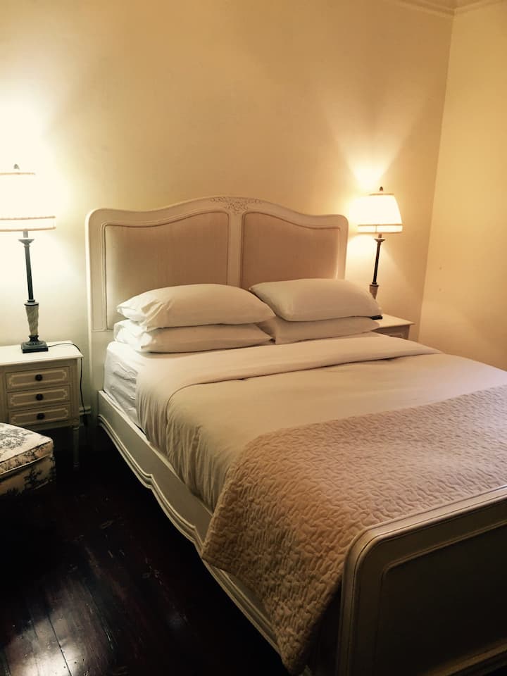 dormitorio principal cómodo