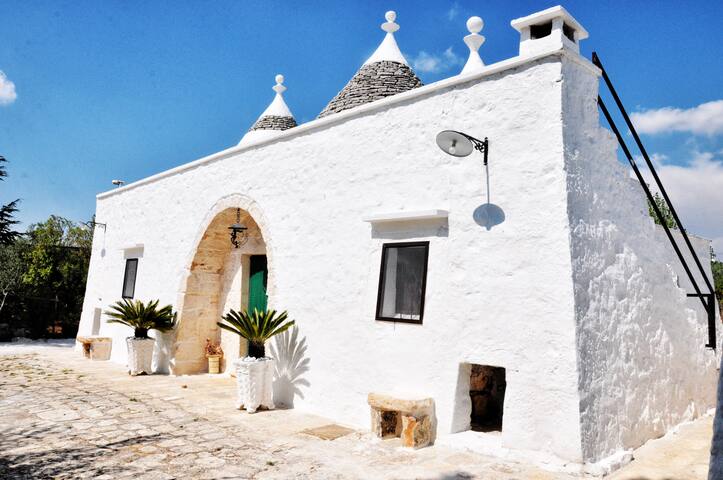 Trullo Cime Bianche Complex (with private pool) gallery image 4