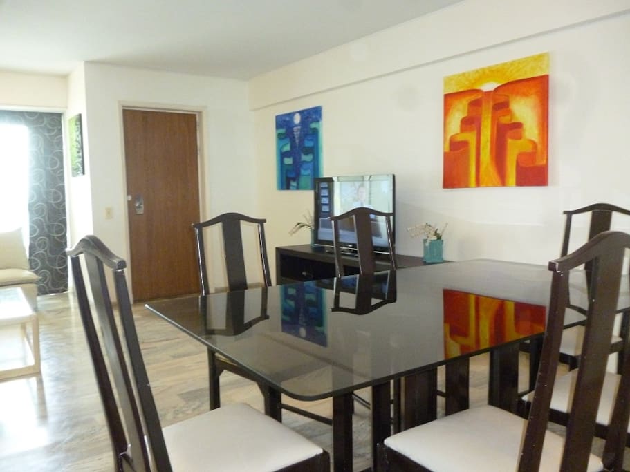 Amplio y luminoso living comedor