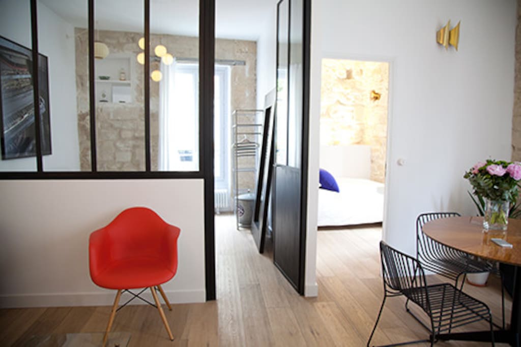South east facade, the apartment baths into natural light