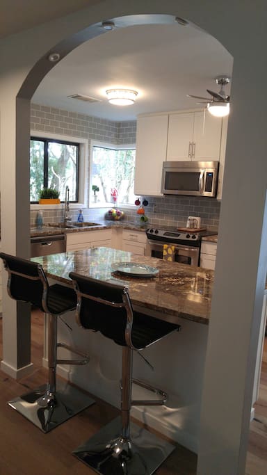 Kitchen breakfast bar