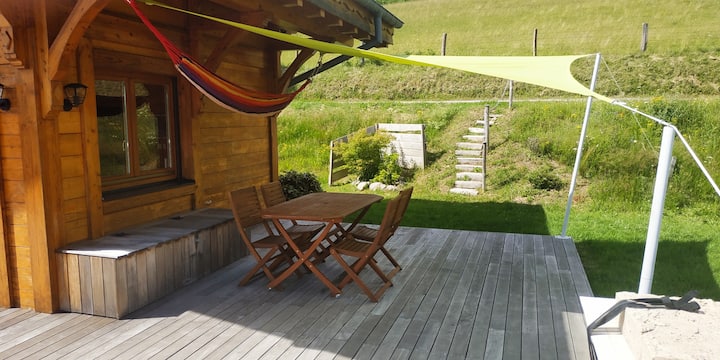 Voile d'ombrage  hamac et table sur roulettes à déplacer à volonté  sur  la terrasse (en été)