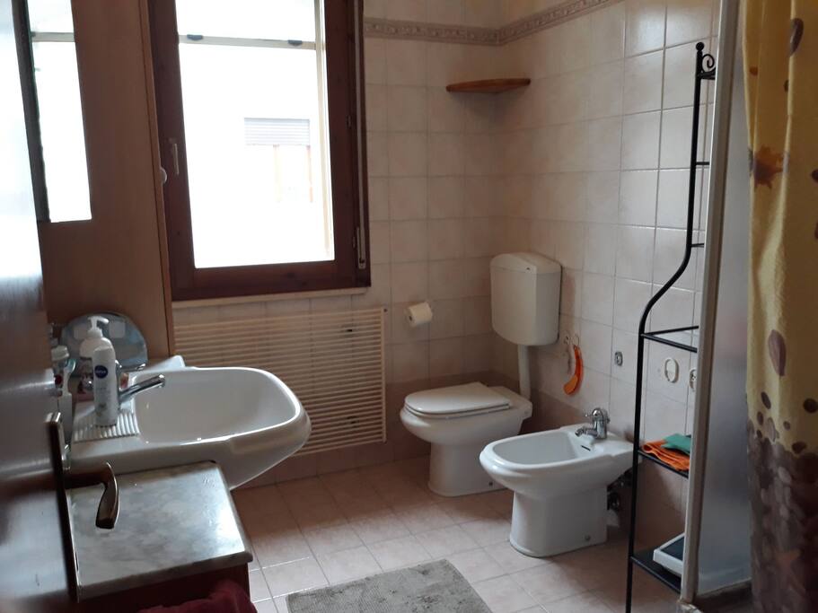 il bagno al Piano con utilizzo condiviso